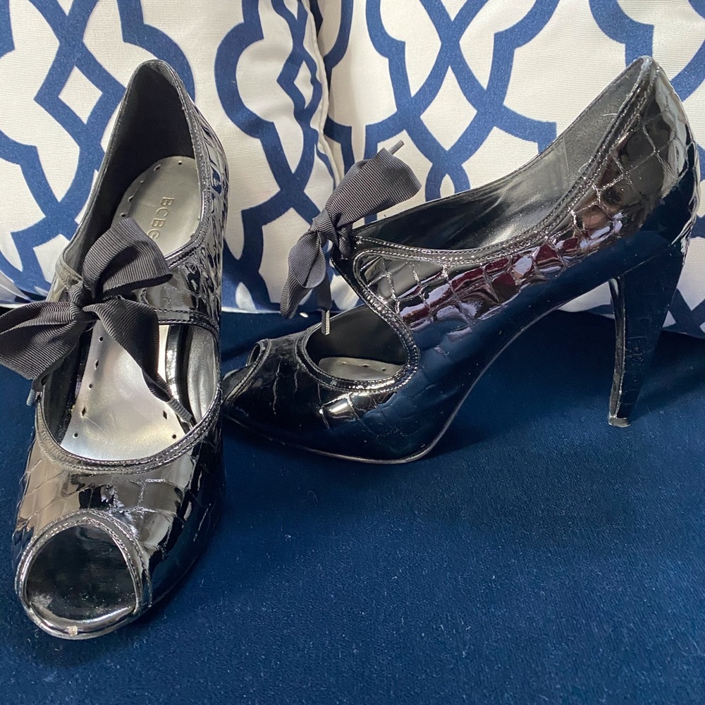 ❣️BCBGirls Heels❣️ - Picture 2 of 5